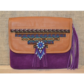 Torebka ze skóry etno w fioletowym kolorze  z koralikami mullo .